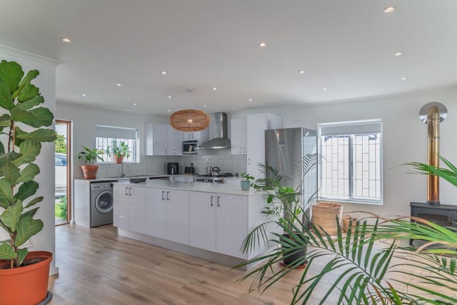 To Let 3 Bedroom Property for Rent in Milkwood Park Western Cape
